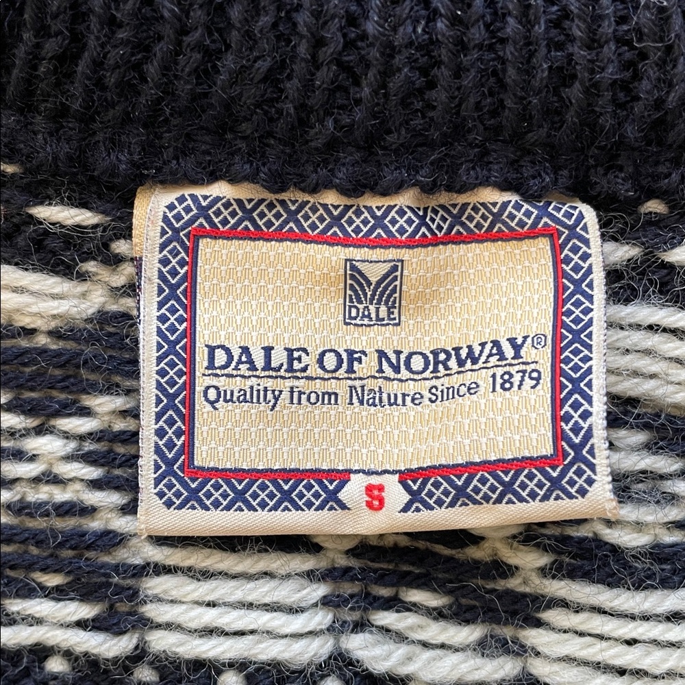 EUC Dale of Norway Cardigan Size Women’s Small (S) Navy, White, Red Button-Front - Picture 11 of 13